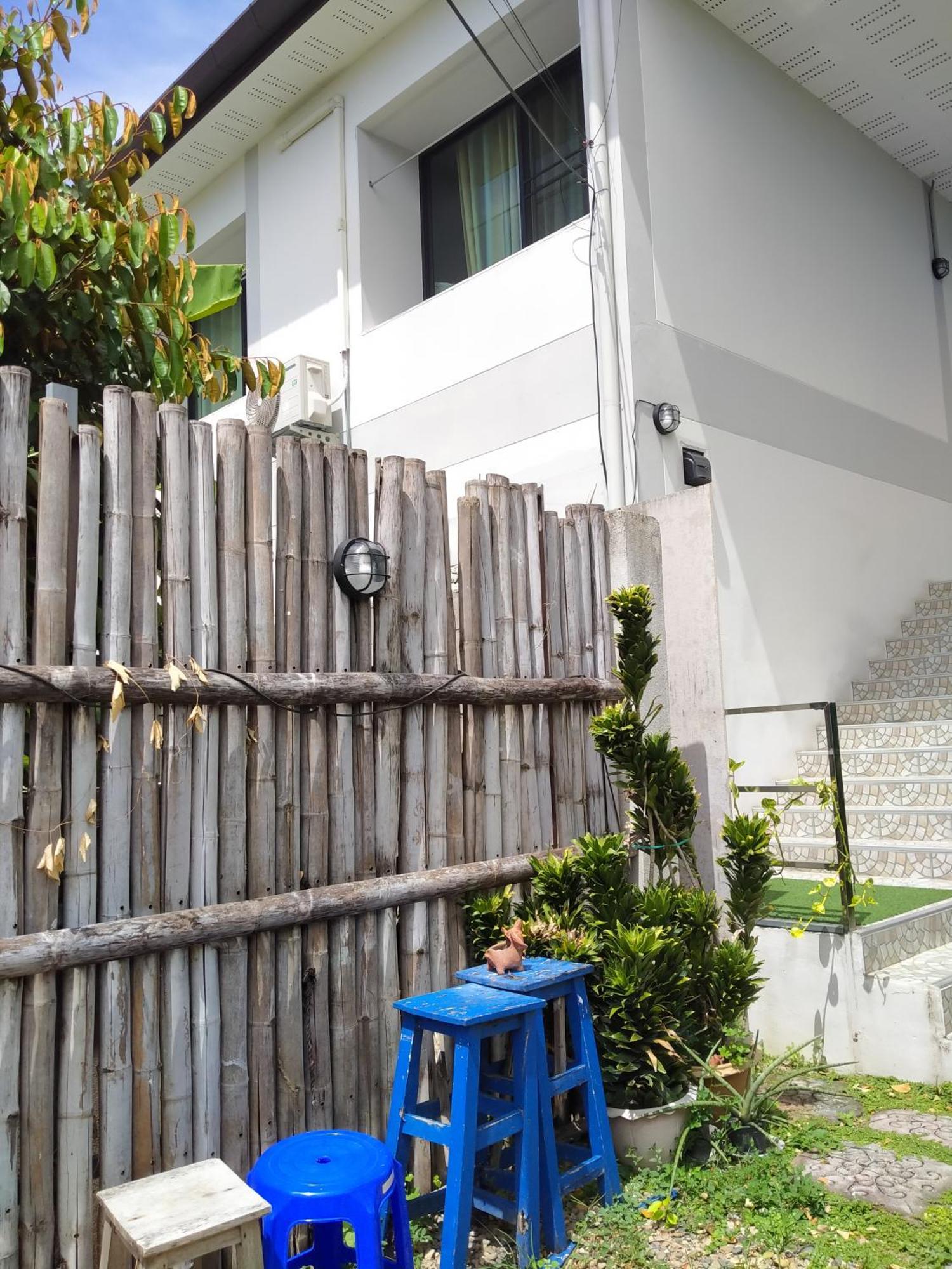 Ostello Sakura House Chiang Mai Esterno foto