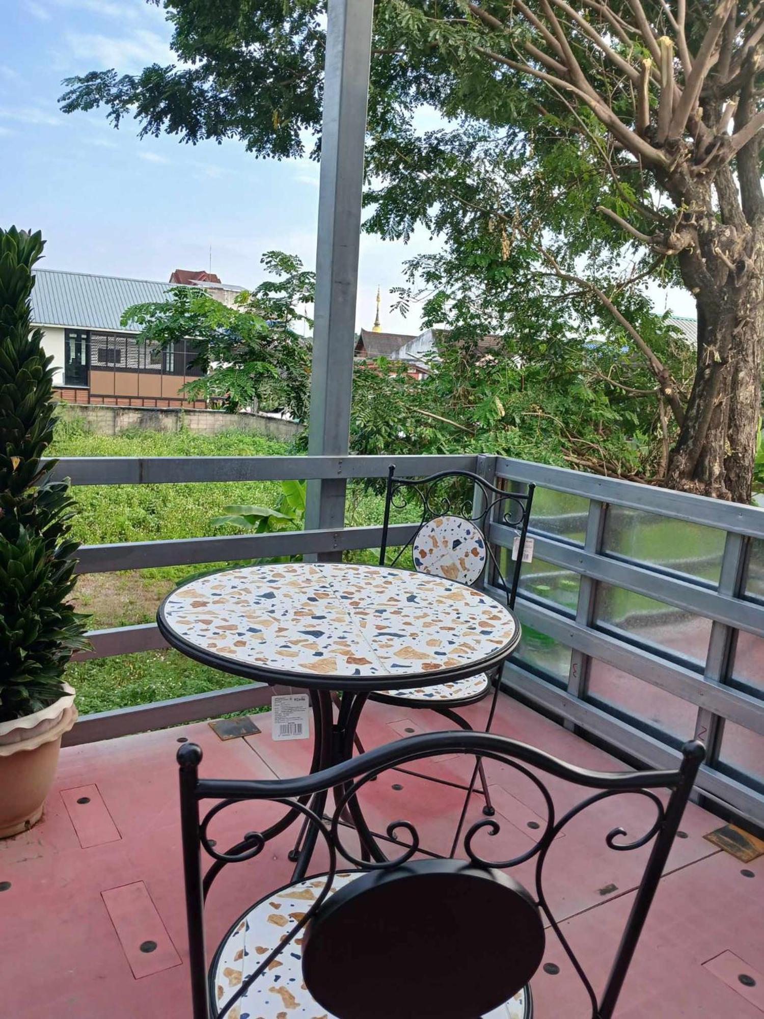 Ostello Sakura House Chiang Mai Esterno foto