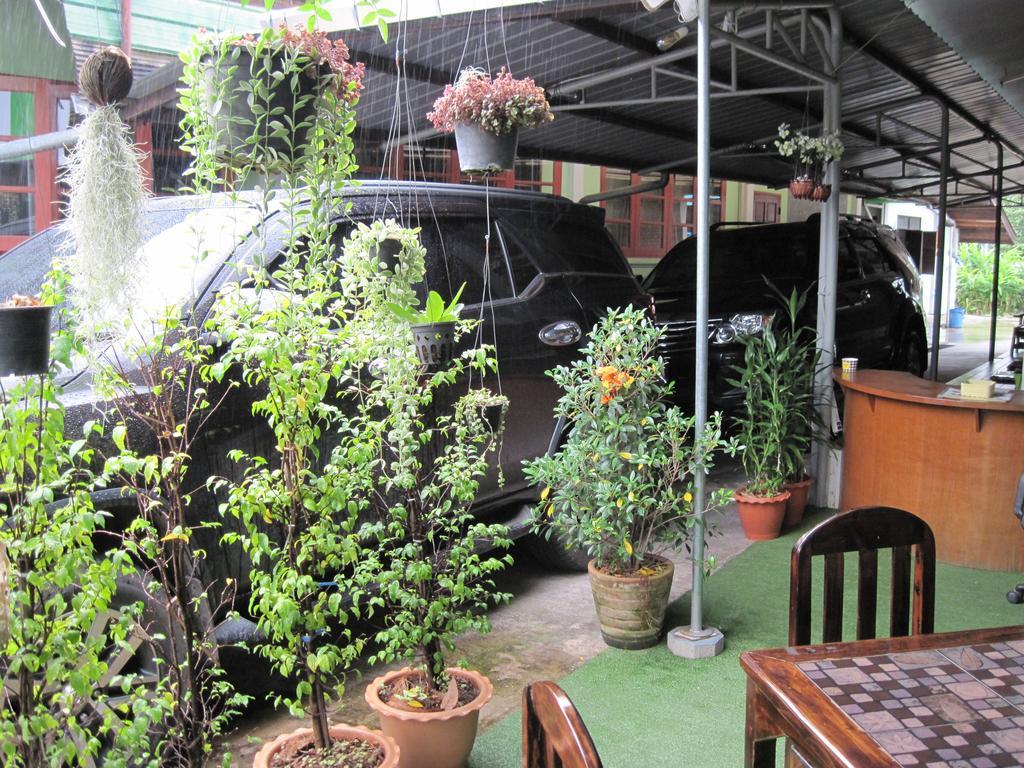 Ostello Sakura House Chiang Mai Esterno foto