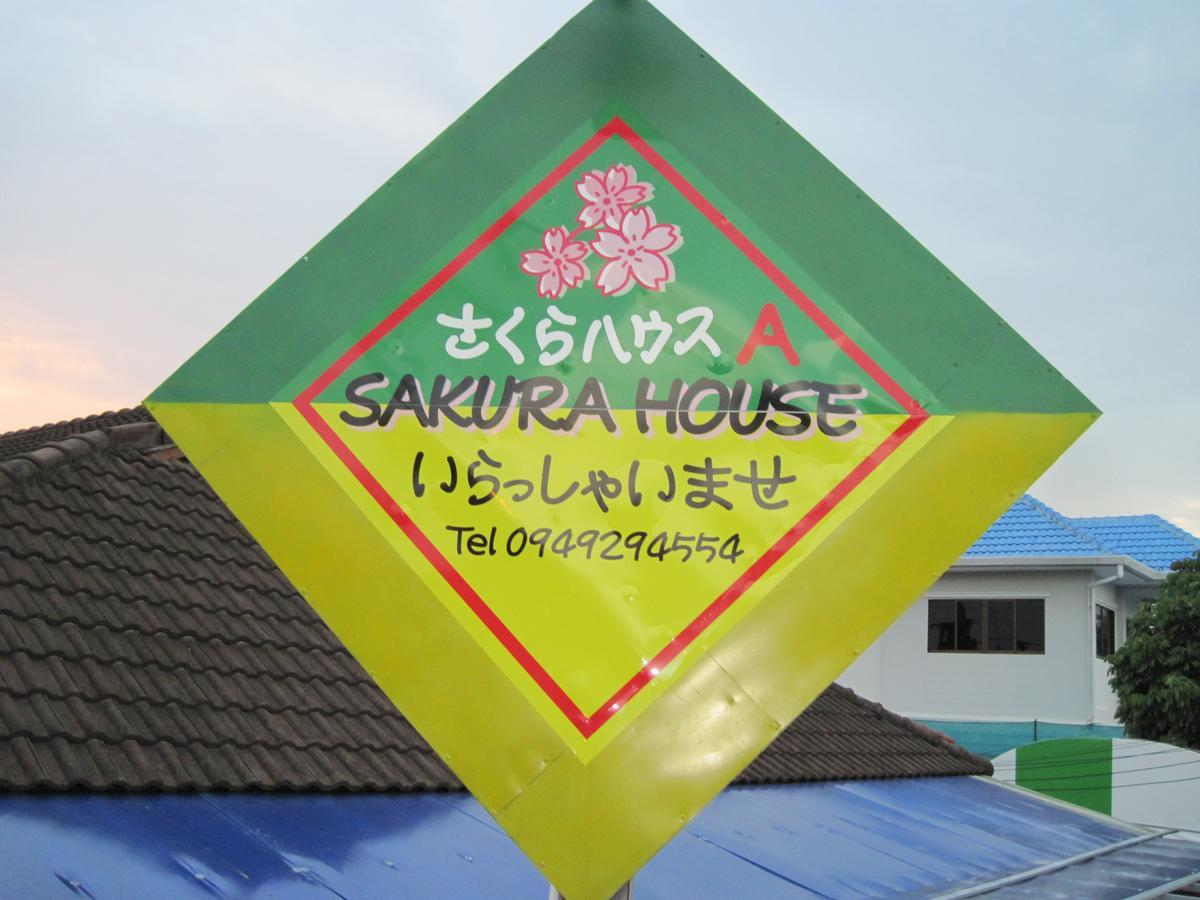 Ostello Sakura House Chiang Mai Esterno foto